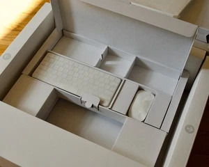 iMac 24-inch M4 Silver Magic Keyboard and Mouse - Picture 1 of 1