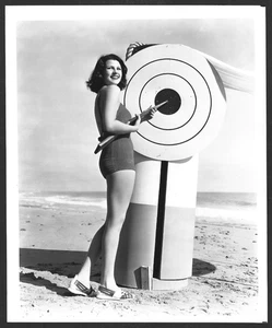 HOLLYWOOD BEAUTY RITA HAYWORTH CHEESECAKE STUNNING PORTRAIT ORIGINAL Photo - Picture 1 of 2