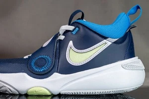 NIKE TEAM HUSTLE D 11 shoes for boys, NEW & AUTHENTIC, size (YOUTH) 4 - Foto 1 di 7