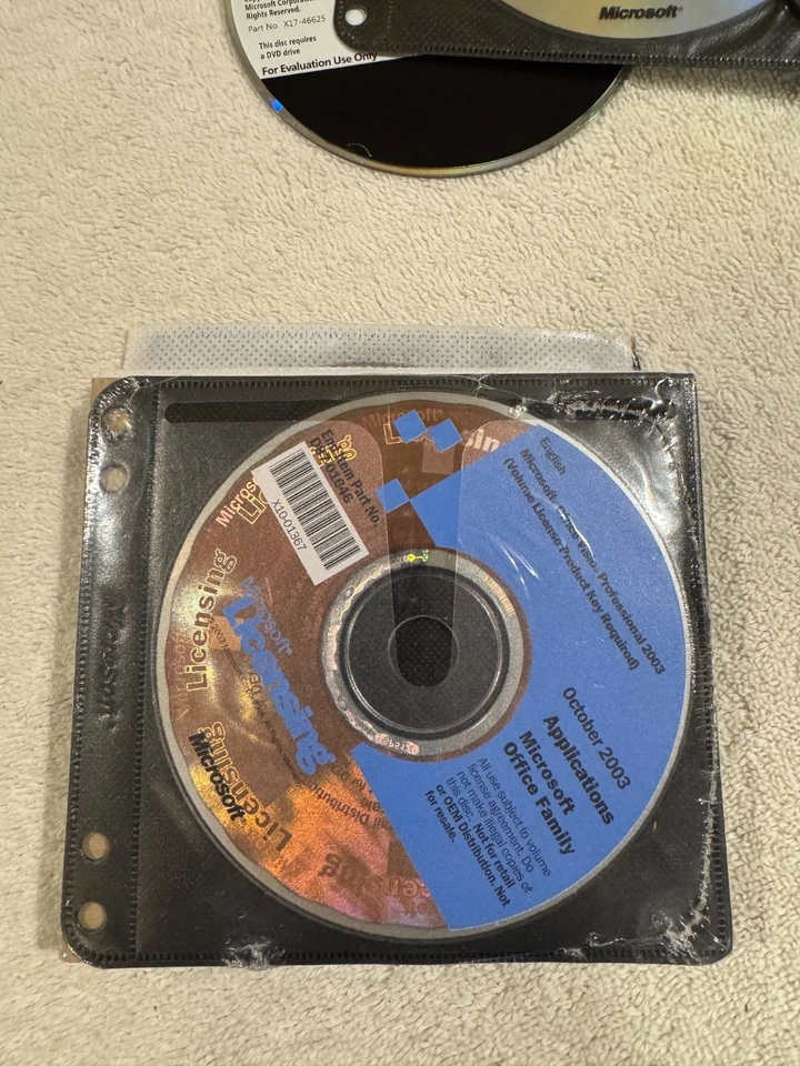 Lot of 7 Microsoft Licensing Applications Microsoft Office Family 2003/2006 - Image 1 of 1