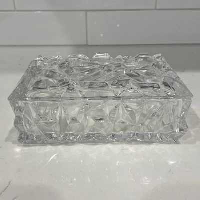Caja de joyería o baratija de cristal tallado en roca Tiffany & Co Foto 1 de 4