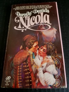 NICOLA Vintage Dorothy Daniels TPB 1980 Leisure Books Mint - Picture 1 of 7
