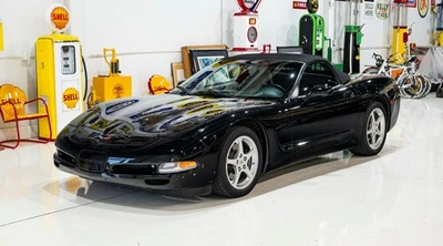 2004 Chevrolet Corvette 2dr Convertible - Image 1 of 4