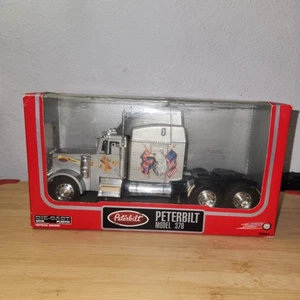 Peterbilt 1/32 Scale Diecast Truck Model 379 - Picture 1 of 6