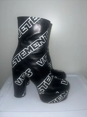 Botas de plataforma con logotipo vetements Foto 1 de 4
