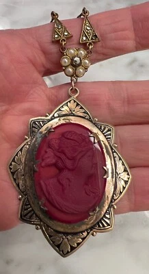 Antiguo camafeo checo de vidrio de sangre de buey de cintura D’Epargne, marcasitas, perlas de semillas, Foto 1 de 4