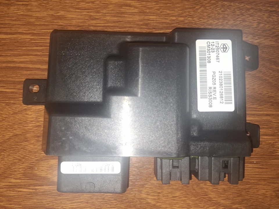 2021 Piaggio medley 125 RISS, ECU / Voltage regulator - Image 1 of 4