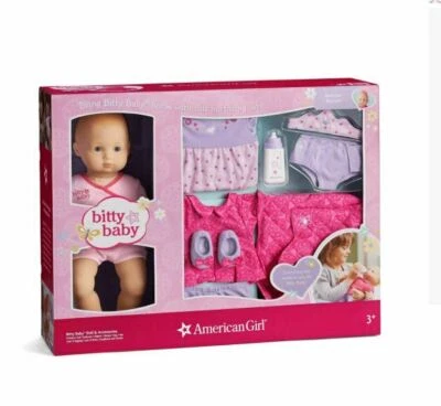  Conjunto Muñeca American Girl Bitty Baby Paquete Rubia Ojos Azules BB3 Nuevo en caja Foto 1 de 2