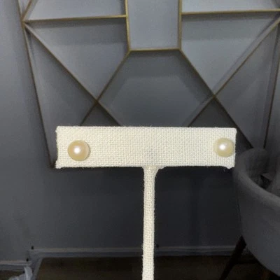 Aretes de perlas Akoya 14K de 6,8 mm de oro amarillo de 1,1 gr de agua salada brillantes AA Foto 1 de 3