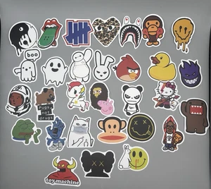 Lot of 30 Stickers Bathing Ape Nirvana Angry Birds Hello Kitty Pugs Rubber Duck - Bild 1 von 5