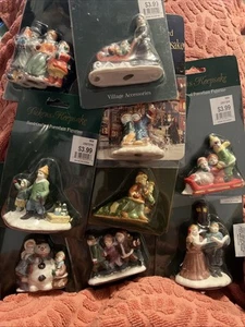 Pueblo de Navidad Surtido Personas y Accesorios Lote de 9 Piezas Dickens Keepsake - Imagen 1 de 10