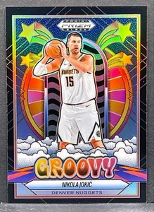 2024-25 Panini Prizm Black Nikola Jokic Groovy CUSTODIA HIT SSP#7 Denver Nuggets MVP - Foto 1 di 2