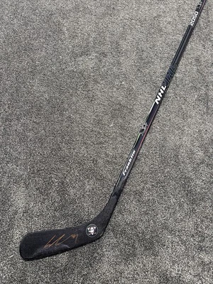 Palo de hockey autografiado por Leo Carlson Anaheim Ducks FIRMADO f/s certificado de autenticidad Foto 1 de 2