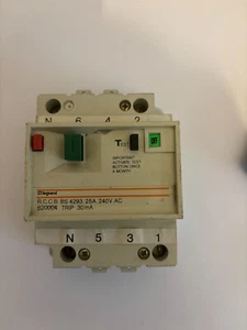 INTERRUPTOR DISYUNTOR LEGRAND 25 AMP 30mA 820004 POLO RCCB - Imagen 1 de 1