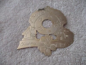 Goldtoned 1985 Christmas Wreath Ornament - Bild 1 von 3
