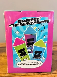 7-11 Slurpee Slushie Adorno de Navidad AZUL, VERDE Y ROSA - Nuevo - Mezcla y combina - Imagen 1 de 11