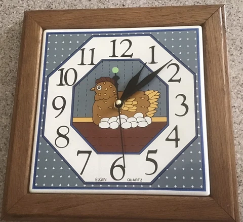 VINTAGE ELGIN KITCHEN CLOCK-CHICKEN WITH EGGS Cover