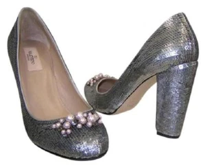 NIB VALENTINO GARAVANI SILVER SEQUINS PEARLS DRESS WEDDING PUMPS 40 10 $795 - Picture 1 of 7