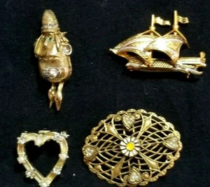 Lotto 4 spille costume vintage NAVE MARGHERITA CUORE strass smalto ottime condizioni FAB A8 - Foto 1 di 10