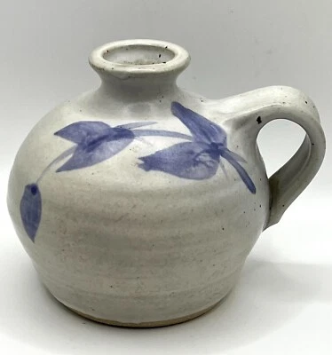 Jarrón hecho a mano Dukeman Studio cerámica gris azul hojas mango lateral 4" Foto 1 de 4