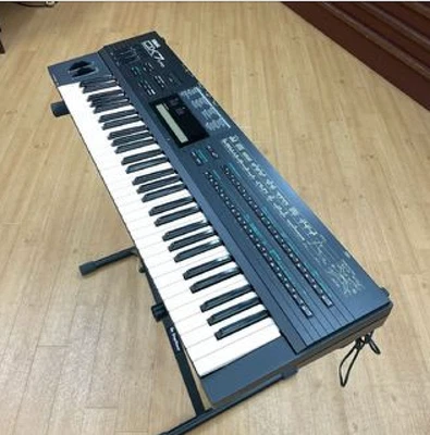 YAMAHA DX7II-FD Programmable Algorithm Synthesizer  w/ Hardcase  Japan Used - Image 1 of 4