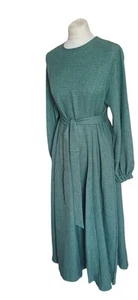 Abaya cerrada efecto lino verde con bolsillos, talla mediana - Imagen 1 de 10