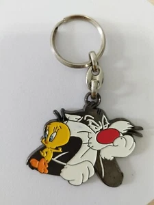 Keychain  Sylvester Tweety Bird Looney Tunes 1998  It is made of metal - Picture 1 of 3