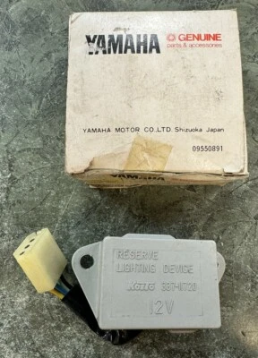 Conjunto de unidad de iluminación inversa Yamaha XS650 650S XS750 750S OEM 1T3-84308-00-00 Foto 1 de 3