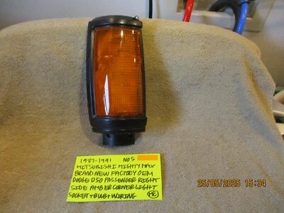 MITSUBISHI MIGHTY D50 MAX 1987-1991 NUEVO DE FÁBRICA FABRICANTE DE EQUIPOS ORIGINALES LUZ DE ESQUINA DERECHA ENVÍO GRATUITO Foto 1 de 4
