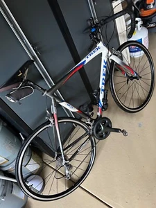 58 cm - 2008 Trek Madone with $1000 Upgrades - Picture 1 of 7