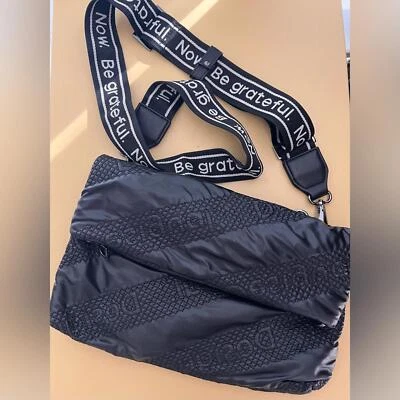 Bandolera acolchada bordada con logo Desigual Be Grateful Now correa larga Foto 1 de 4