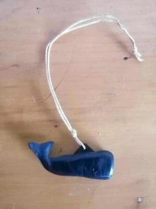 Small vintage celluloid whale pendant - Picture 1 of 9