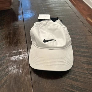 Nike ADV AeroBill Heritage86 Cappello da golf donna Drifit bianco - Foto 1 di 6