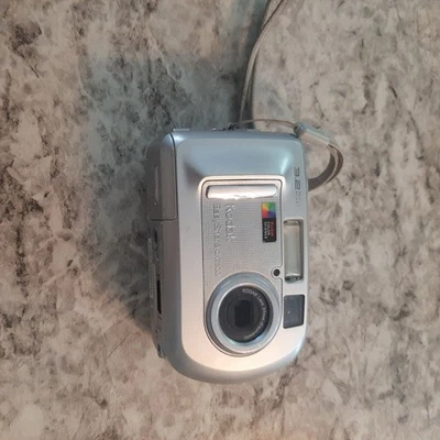 Kodak Digital Camera EasyShare CX7300 3.2 Mega Pixels silver read description  - Image 1 of 4