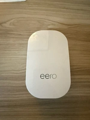 EERO D010001 Beacon Mesh WiFi Range Extender - Image 1 of 2