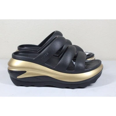 Sandalia Crocs Mega Crush Metálica Negra/Dorada Triple Correa Unisex Mujeres 8 Hombres 6 Foto 1 de 4