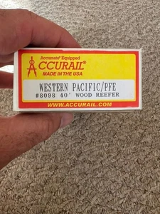HO Accurail 4907 40' Wood Reefer Pacific Fruit Express PFE 4759 orange Bausatz - Bild 1 von 3