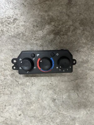 Mack Truck 23730080 Control Unit, Climate Auto Temperature Control - Image 1 of 4