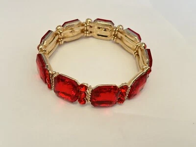 PULSERA ELÁSTICA PIEDRA CRISTAL ROJO CUADRADO CON CLASE B13 Foto 1 de 3
