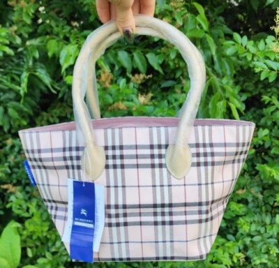 Nuevo con etiquetas Mini Bolso Burberry Etiqueta Azul Rosa Nova Check Raro Foto 1 de 4