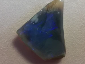 Distintivo 16,65 CTS Natural Ópalo Rub Semi Negro Cristal Lightning Ridge - Imagen 1 de 5