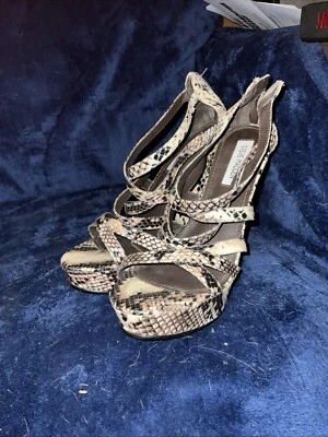 Padrão de cobra steve madden wedges 8,5  - Imagem 1 de 4