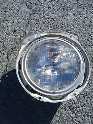 Conjunto de carcasa de cubo de faros VOLVO 164 de colección serie 164E 160 lado del conductor Foto 1 de 2