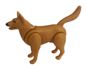 Playmobil Miniature Yellow German Shepherd  Police Dog - Dog Box - C3 - Picture 1 of 3