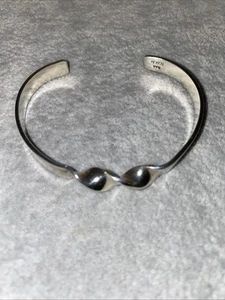 Bracciale aperto messicano in argento sterling 925 con intricato disegno a rotolo 6" - Foto 1 di 8