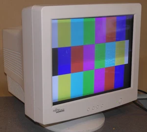 Fujitsu Siemens ScenicView P796 CRT monitor 17" VGA 1600*1200 75Hz 640*480 160Hz - Afbeelding 1 van 9