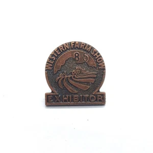 Western Farm Show Exhibitor 85 Pin Vintage Agricultural Tractor Farming Collecto - Picture 1 of 3