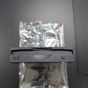 Iomega Z250ATAPI 250MB 3.5" IDE P-ATA ZIP Drive Black Dell DP/N 09J418 - Photo 1/5