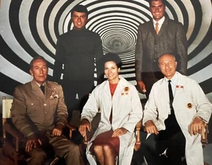 The TIME TUNNEL, serie de televisión 1966-67; foto del reparto James Darren 8x10" foto impecable - Imagen 1 de 1