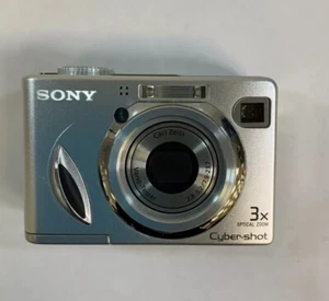 Sony Cyber-shot DSC-W7 7.2MP Camera W/Memory Stick Duo Adaptor & 16Gb Stick-N3E - Picture 1 of 6